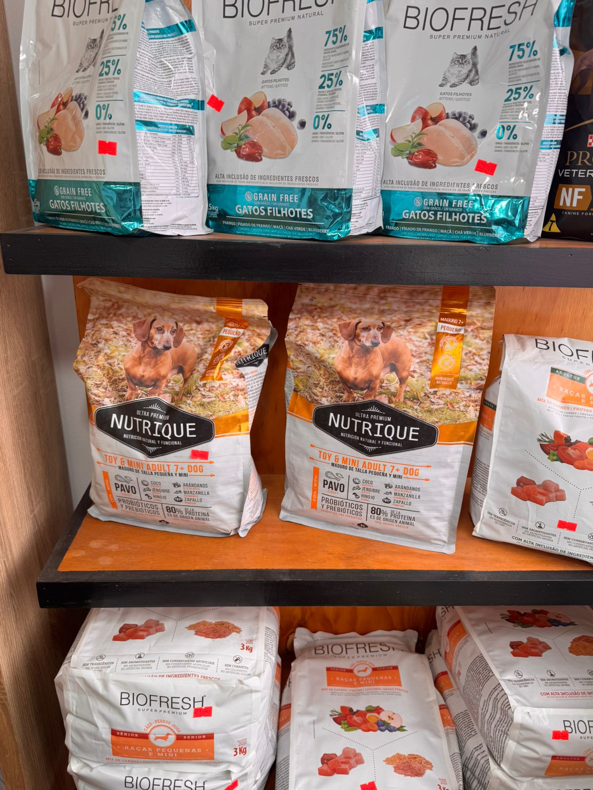 Variedad de alimentos para mascotas